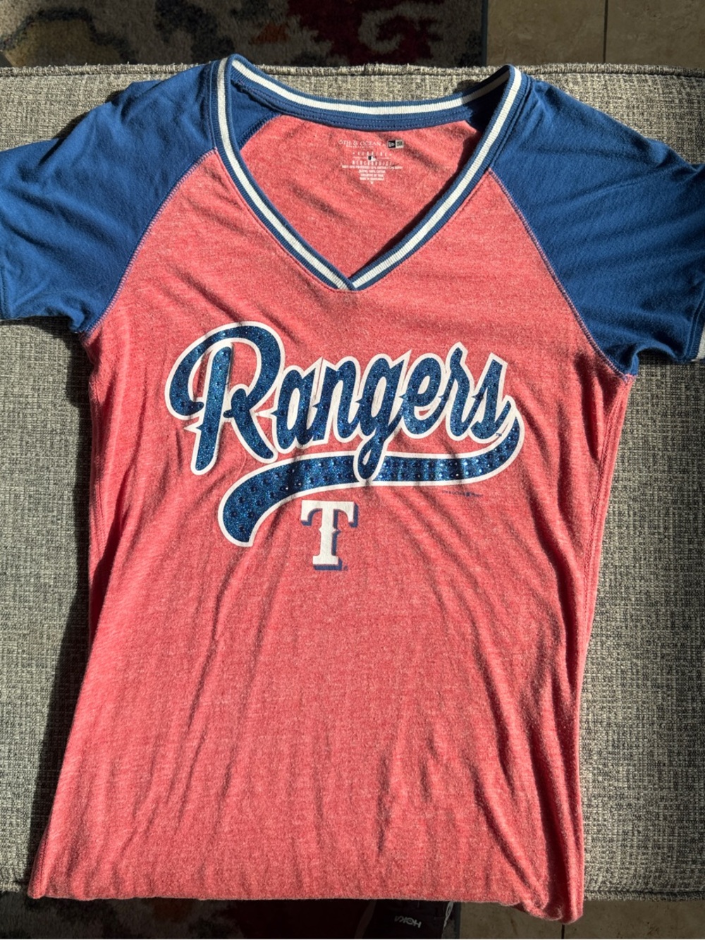 5th & Ocean Red V-Neck Rangers Tee with Blue Sleeves